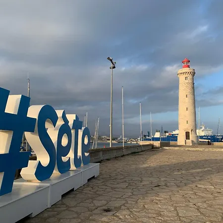 Climatise Avec Parking, Proche - Fr-1-338-618 * Sète